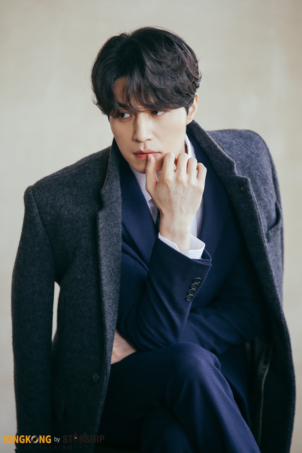 Lee Dong Wook điển trai, lịch lãm trong bộ ảnh quảng cáo mới