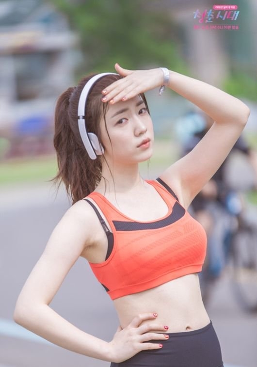 Những sao Hàn vẫn nhận phim đều đều dù bị chê