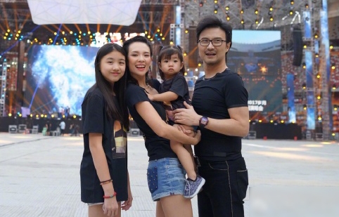 Tuyên bố thương con chồng hơn con đẻ khiến Chương Tử Di bị ném đá