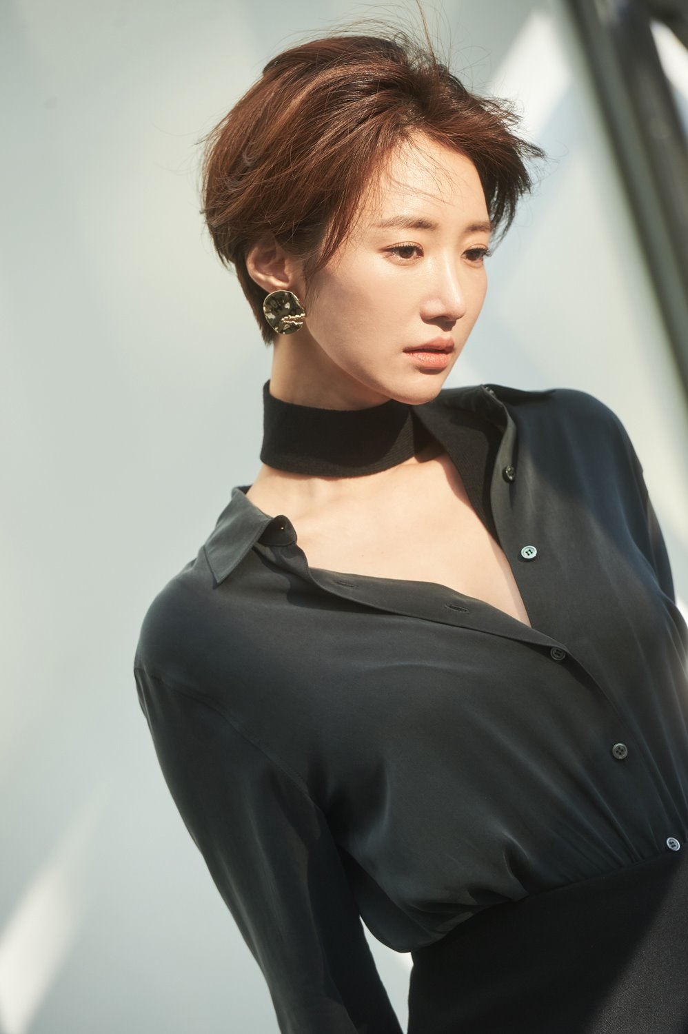 Go Jun Hee đẹp ngây ngất với bộ sưu tập áo sơmi yêu thích