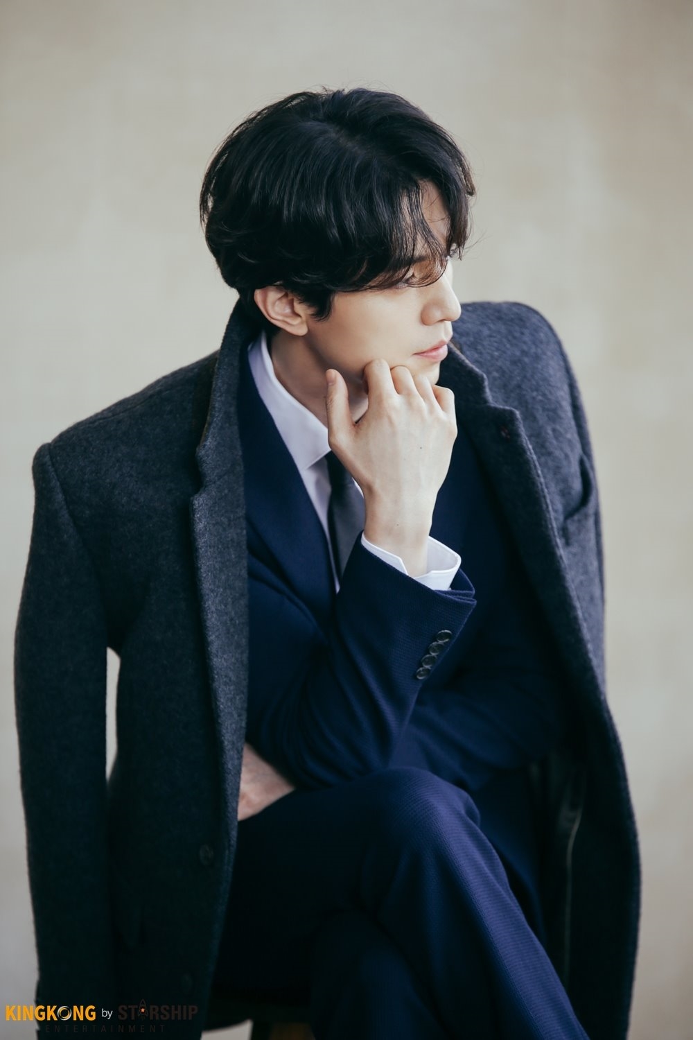 Lee Dong Wook điển trai, lịch lãm trong bộ ảnh quảng cáo mới