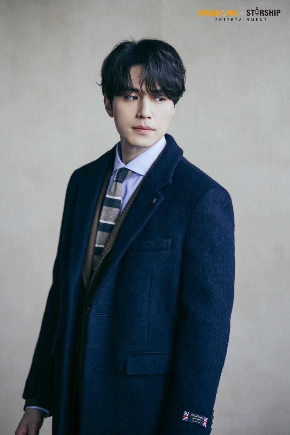 Lee Dong Wook điển trai, lịch lãm trong bộ ảnh quảng cáo mới