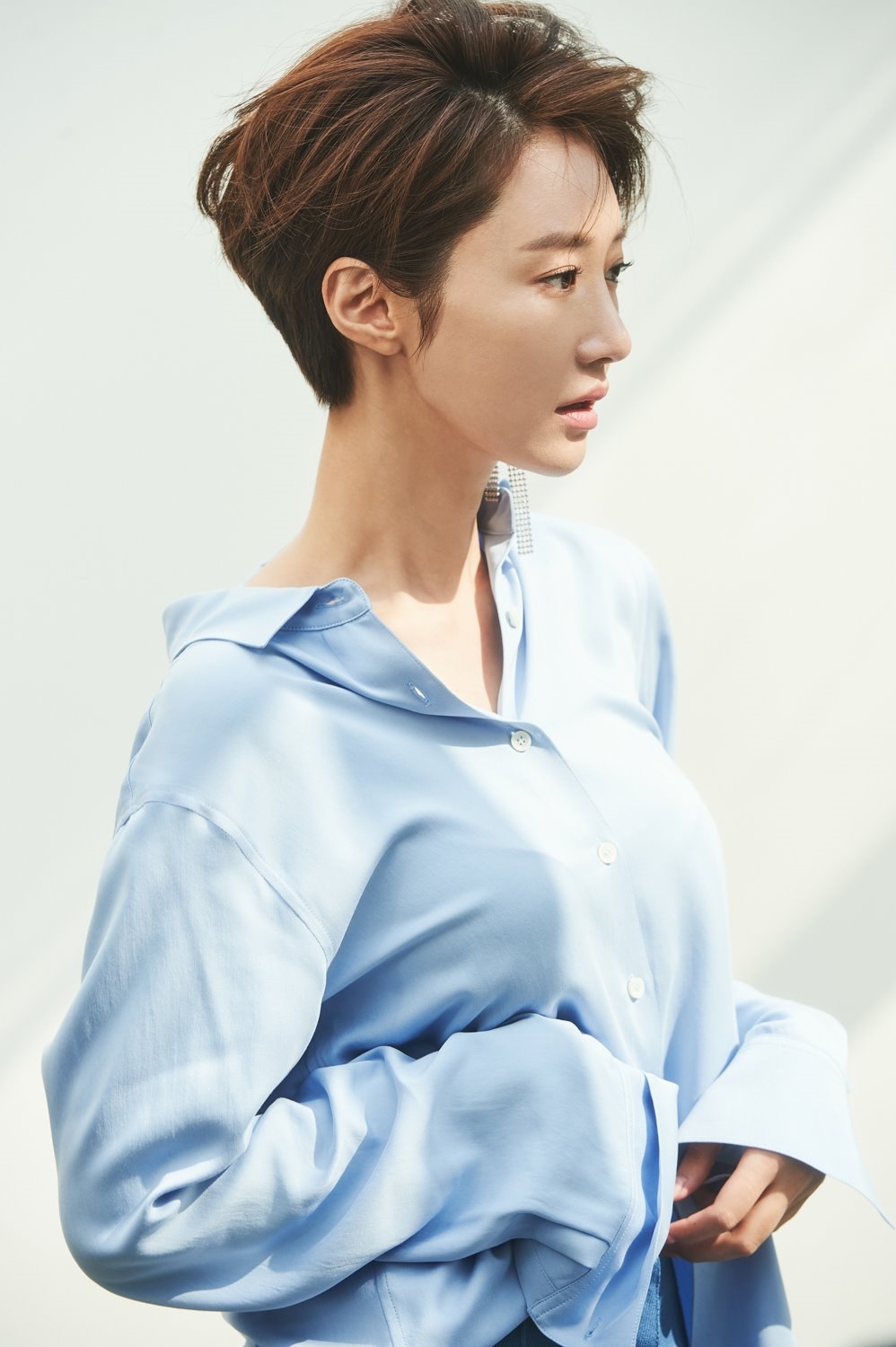 Go Jun Hee đẹp ngây ngất với bộ sưu tập áo sơmi yêu thích