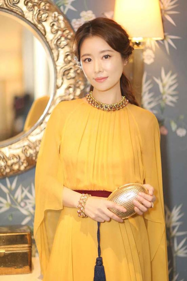 Lâm Tâm Như dành tặng con gái “rượu” số nữ trang trị giá 300 tỉ đồng
