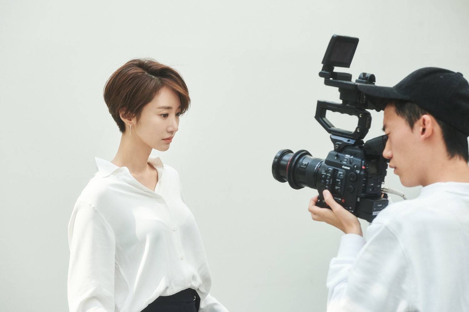 Go Jun Hee đẹp ngây ngất với bộ sưu tập áo sơmi yêu thích
