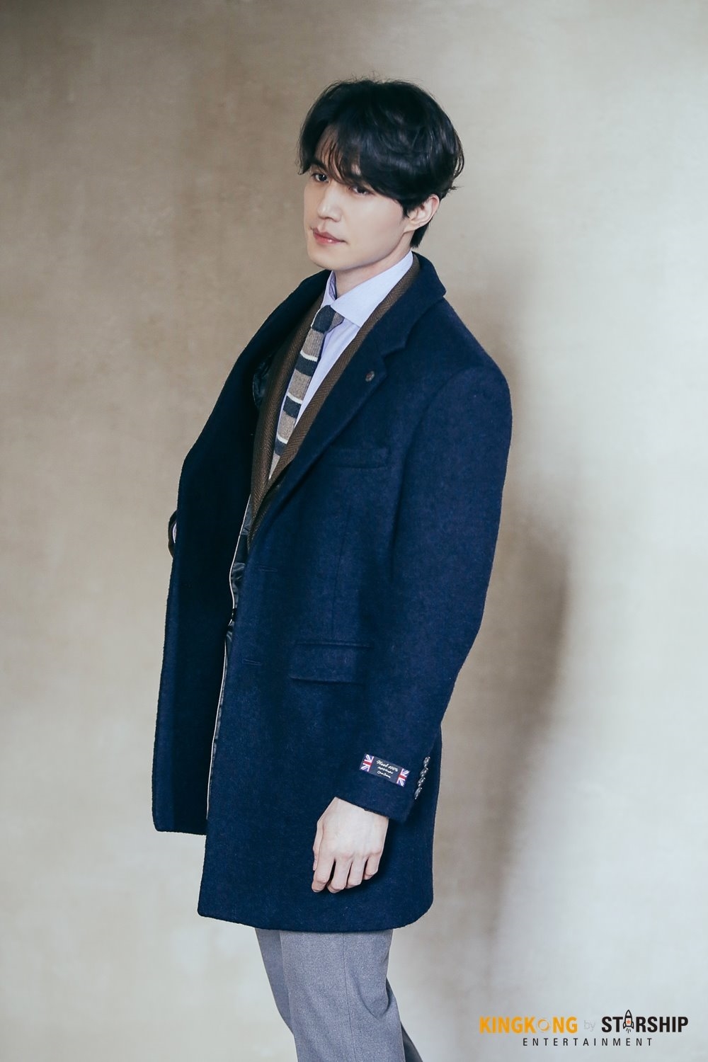 Lee Dong Wook điển trai, lịch lãm trong bộ ảnh quảng cáo mới