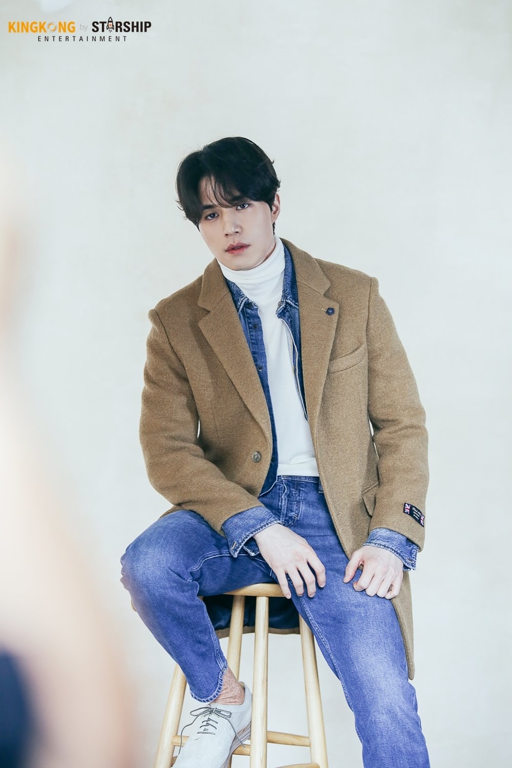 Lee Dong Wook điển trai, lịch lãm trong bộ ảnh quảng cáo mới