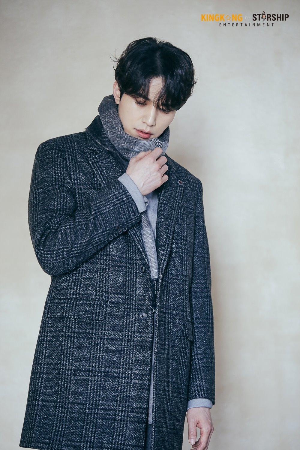 Lee Dong Wook điển trai, lịch lãm trong bộ ảnh quảng cáo mới