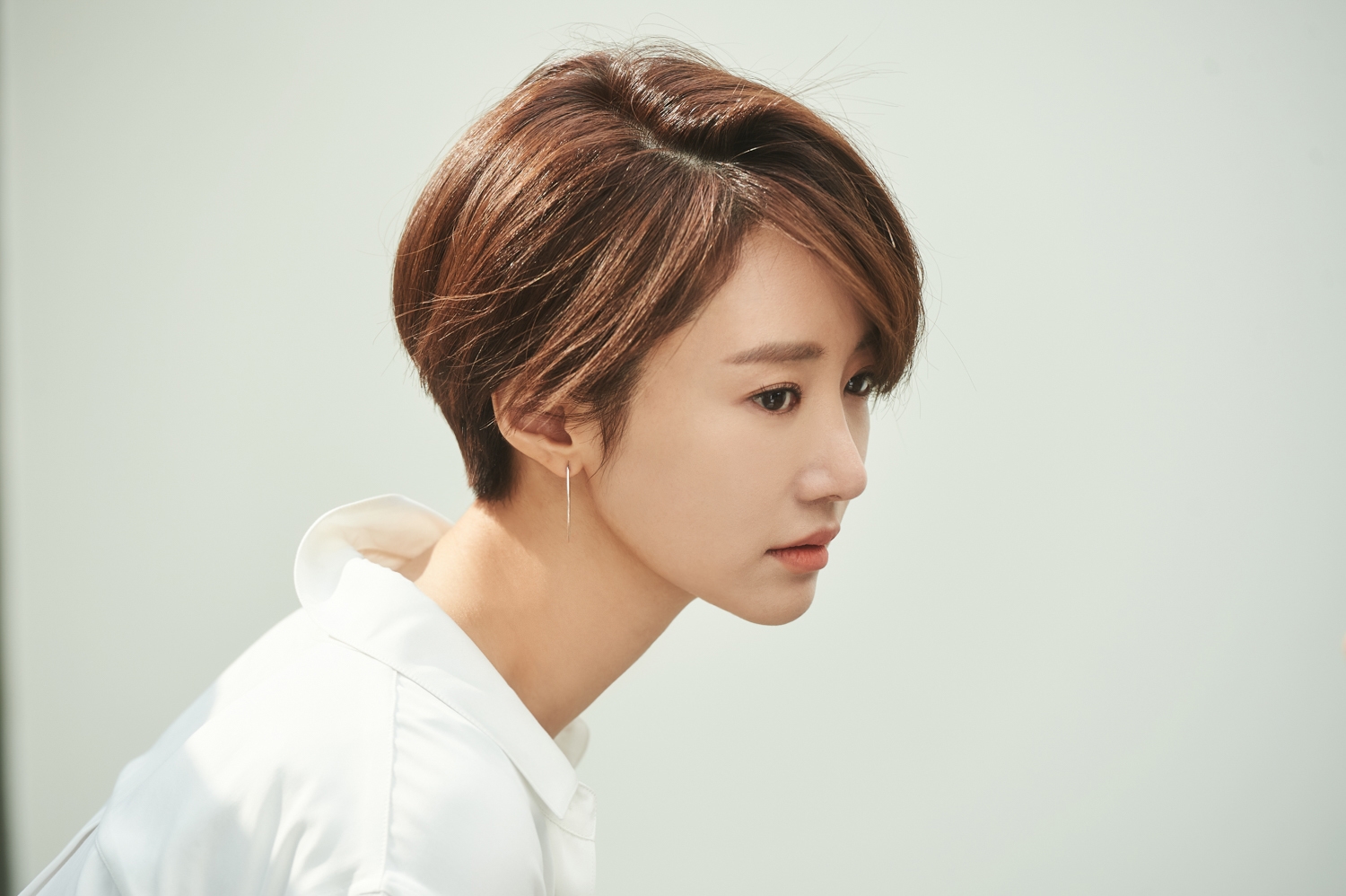 Go Jun Hee đẹp ngây ngất với bộ sưu tập áo sơmi yêu thích