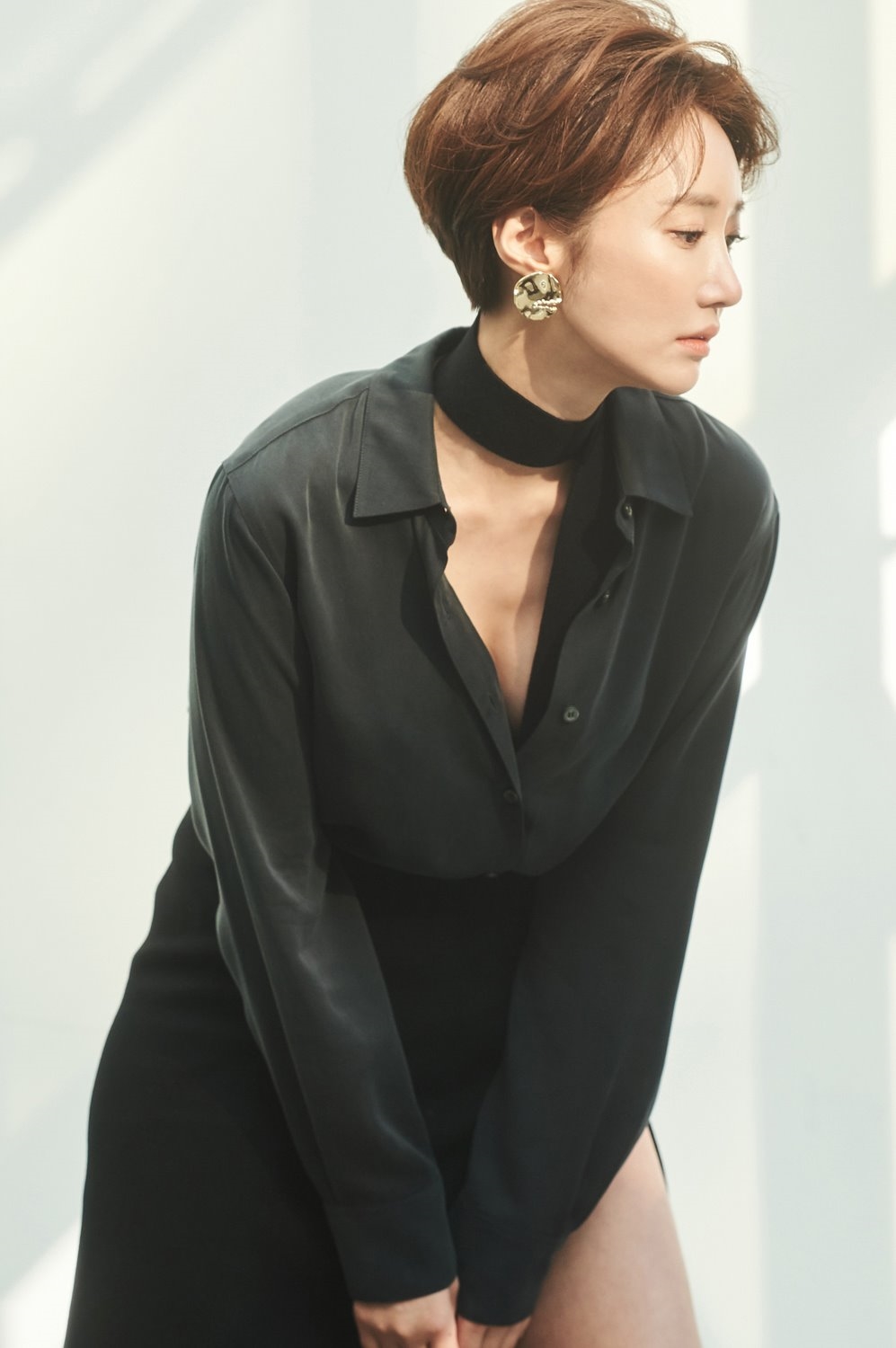 Go Jun Hee đẹp ngây ngất với bộ sưu tập áo sơmi yêu thích