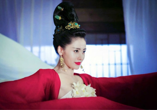 Đủ cách vượt thời gian của các nhân vật trong phim xuyên không