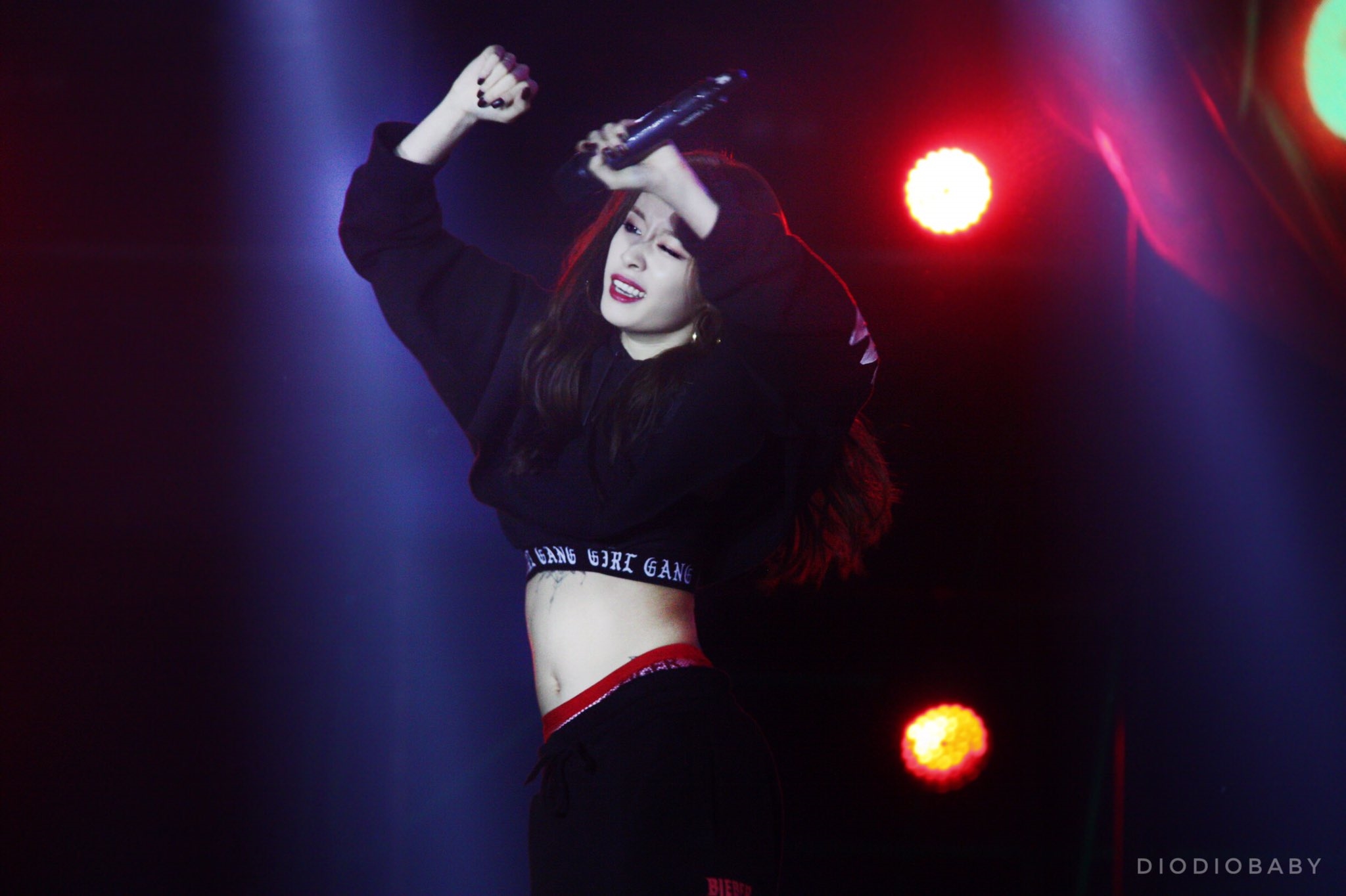 Jiyeon xinh đẹp và quyến rũ trên sân khấu concert nước ngoài