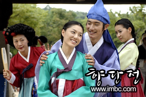Choi Si Won trong mắt các bạn diễn nữ từng hợp tác có hình ảnh ra sao?