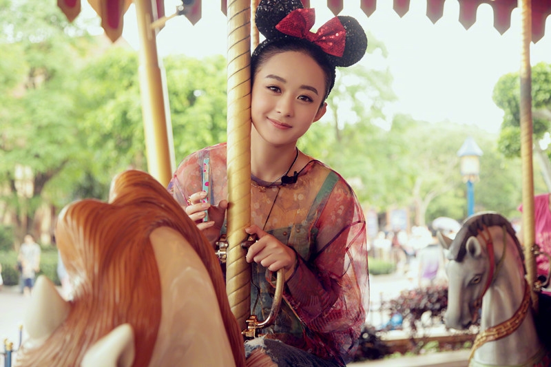 Tiết lộ nguyên do vì sao nhiều sao nữ ngại chụp ảnh cùng Triệu Lệ Dĩnh