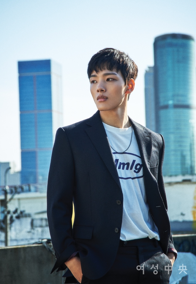 Yeo Jin Goo sẽ quay lại màn ảnh nhỏ đầu năm 2018 với drama mới?