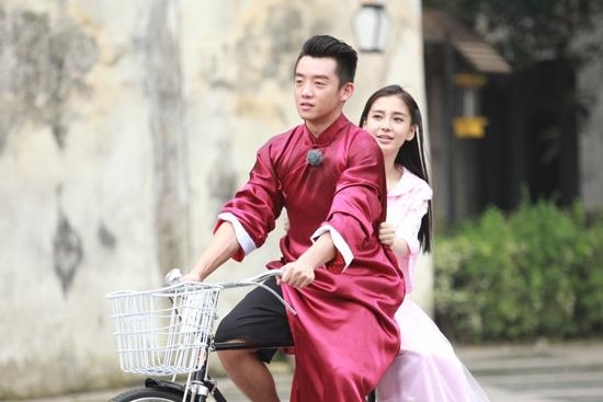 Netizen mắng Đặng Siêu vì làm mai cho Lộc Hàm - Hiểu Đồng