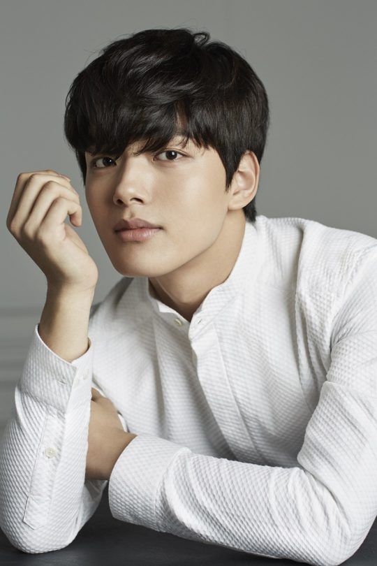 Yeo Jin Goo sẽ quay lại màn ảnh nhỏ đầu năm 2018 với drama mới?