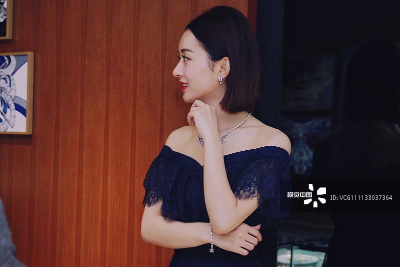Mỹ nhân Cbiz đại ngôn trang sức: Người được tung hô, kẻ bị chê trách