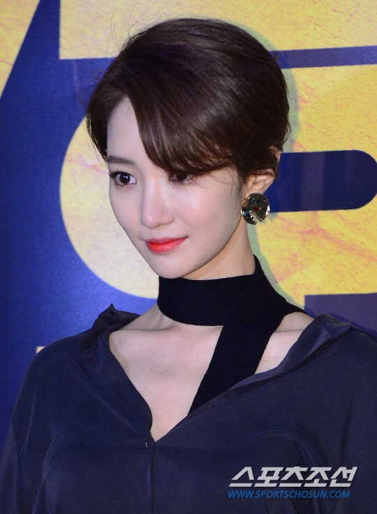 Mỹ nhân 'She was pretty' tái xuất sang chảnh, dàn mỹ nam EXO gây sốt