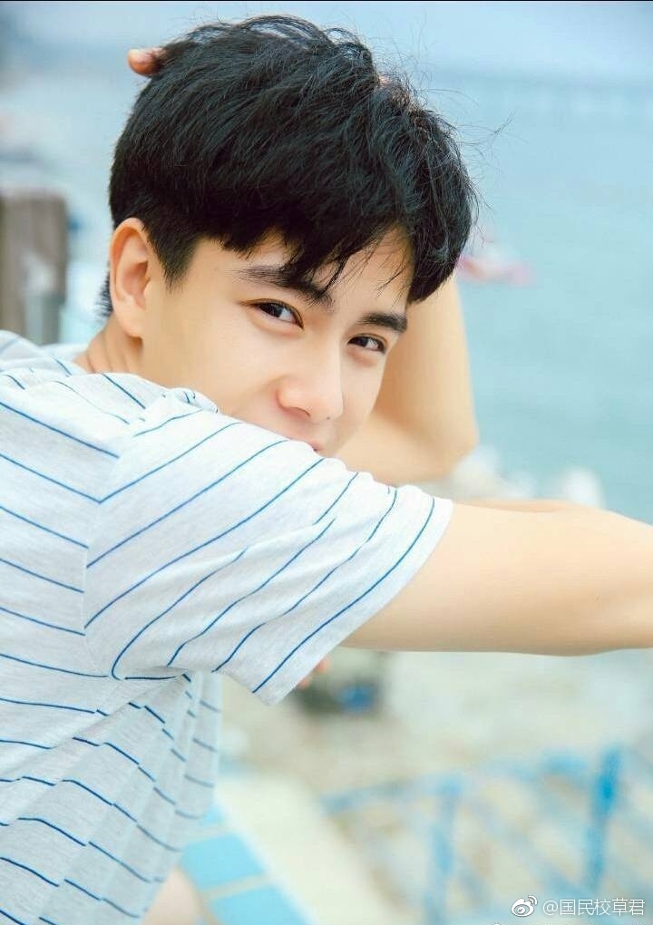 Hồ Nhất Thiên - Chàng nam thần mới nổi hot nhất hiện nay