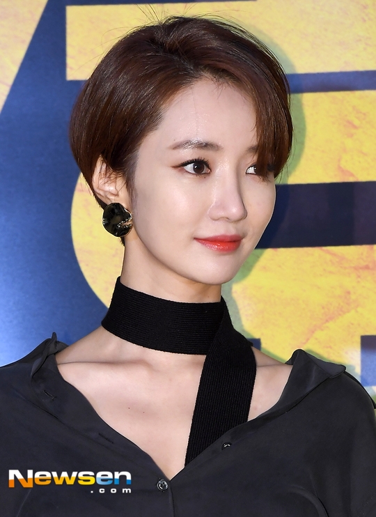 Mỹ nhân 'She was pretty' tái xuất sang chảnh, dàn mỹ nam EXO gây sốt