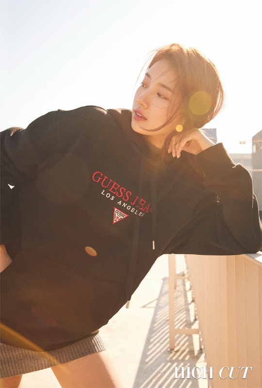 Ngắm Suzy nữ tính quyến rũ mọi ánh nhìn trong bộ ảnh tạp chí mới