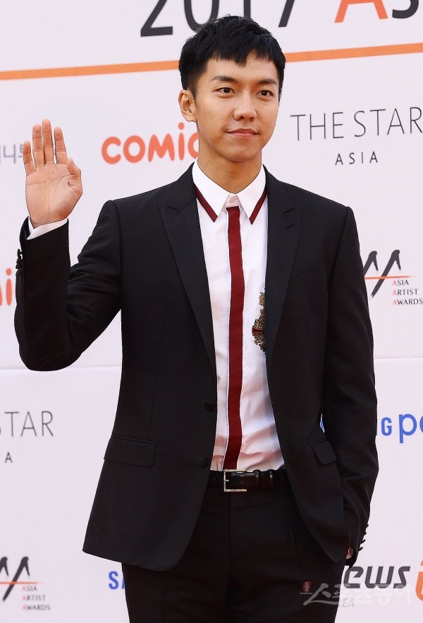 Dàn sao khủng 'dàn trận' trên thảm đỏ 'Asia Artist Awards 2017'