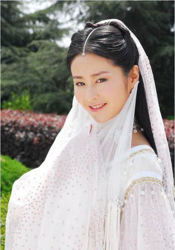 Những lần người đẹp Hoa ngữ bị chê bai vì làm 'đệ nhất mỹ nhân'