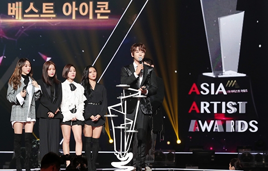 AAA 2017: Yoona ôm liền hai giải, Seung Gi được chào đón nhất