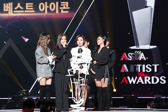 AAA 2017: Yoona ôm liền hai giải, Seung Gi được chào đón nhất