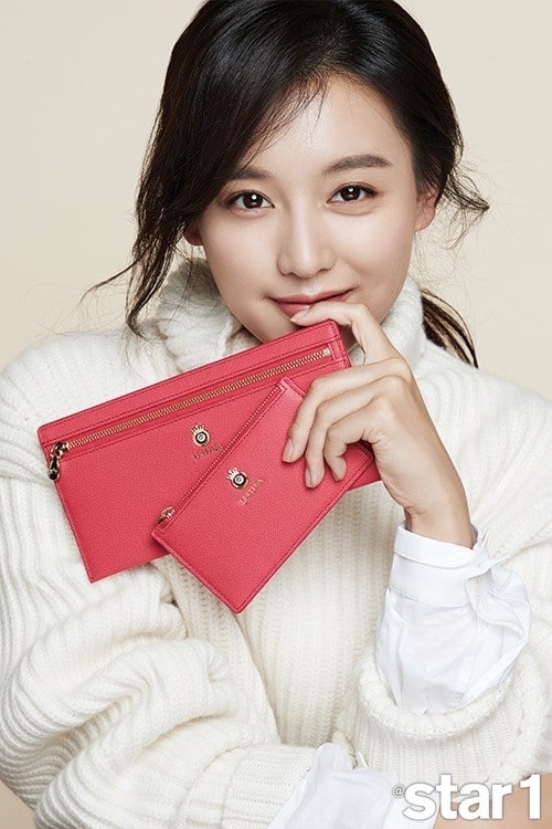 Kim Ji Won xinh đẹp nao lòng trong loạt ảnh tạp chí mới