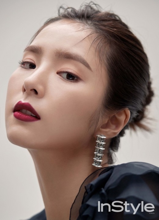 Shin Se Kyung lại 'đốn tim' khán giả với bộ ảnh tạp chí cực quyến rũ