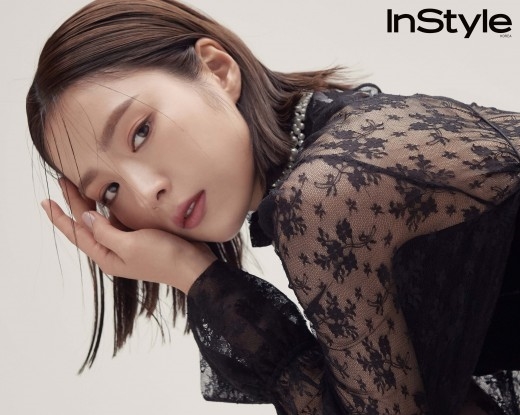 Shin Se Kyung lại 'đốn tim' khán giả với bộ ảnh tạp chí cực quyến rũ