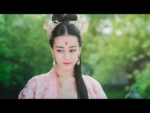 Đoạn clip tổng hợp hình ảnh Nhiệt Ba trong tạo hình cổ trang