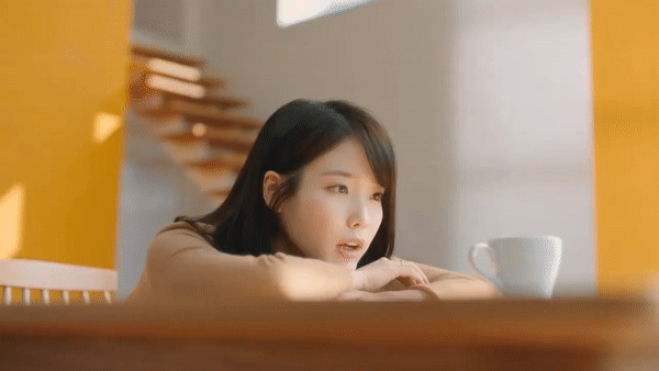IU làm đại diện mới cho thương hiệu cà phê nổi tiếng