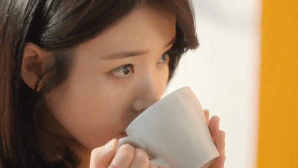IU làm đại diện mới cho thương hiệu cà phê nổi tiếng