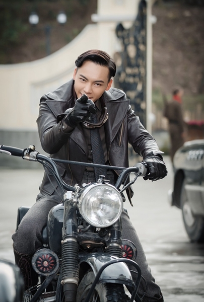Nam thần Hoa ngữ cùng xe mô tô cực ngầu