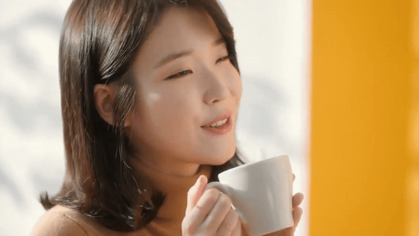 IU làm đại diện mới cho thương hiệu cà phê nổi tiếng