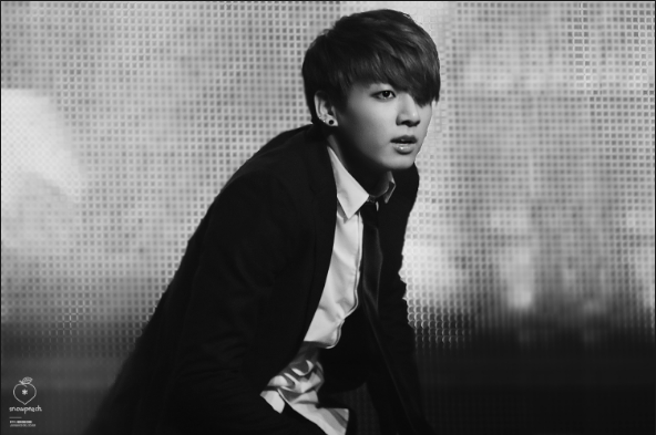 Khoảnh khắc thần thánh của nam idol Kpop dưới ống kính của các fansite