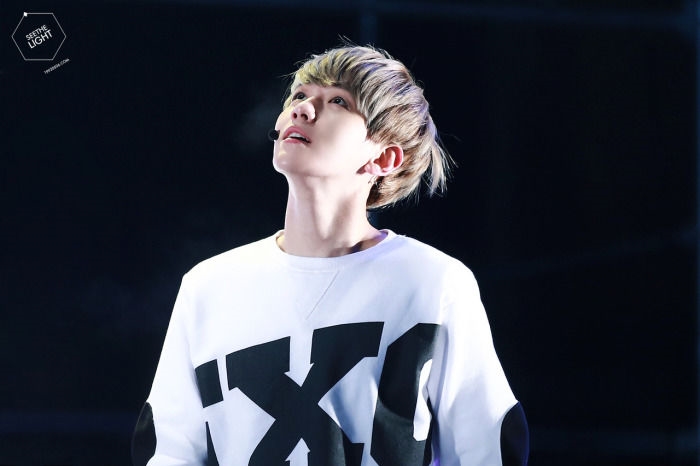 Khoảnh khắc thần thánh của nam idol Kpop dưới ống kính của các fansite
