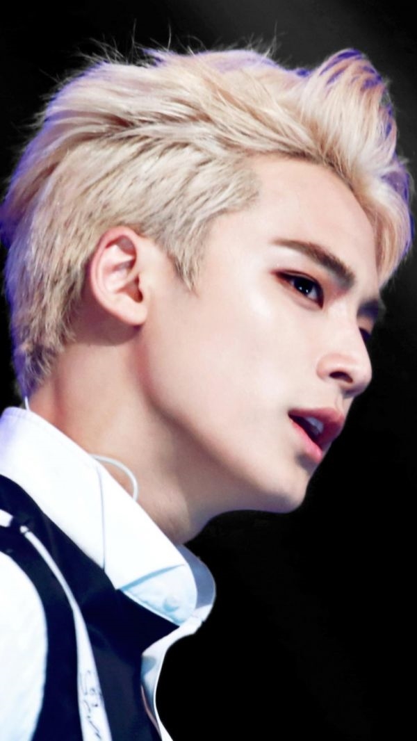 Khoảnh khắc thần thánh của nam idol Kpop dưới ống kính của các fansite