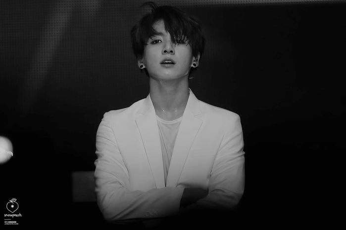 Khoảnh khắc thần thánh của nam idol Kpop dưới ống kính của các fansite