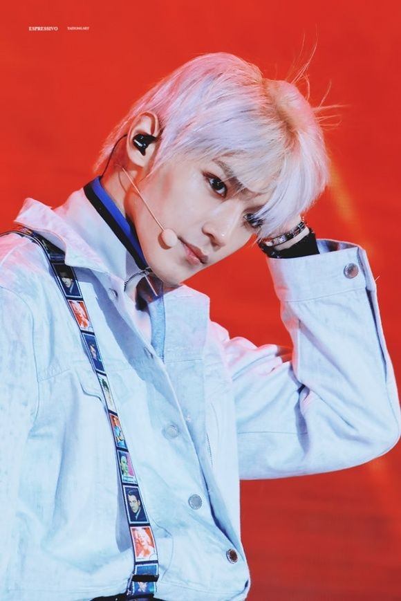 Khoảnh khắc thần thánh của nam idol Kpop dưới ống kính của các fansite