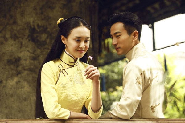 Trịnh Sảng - Lý Thấm nắm tay nhau trở thành 'nữ hoàng rating 9x'