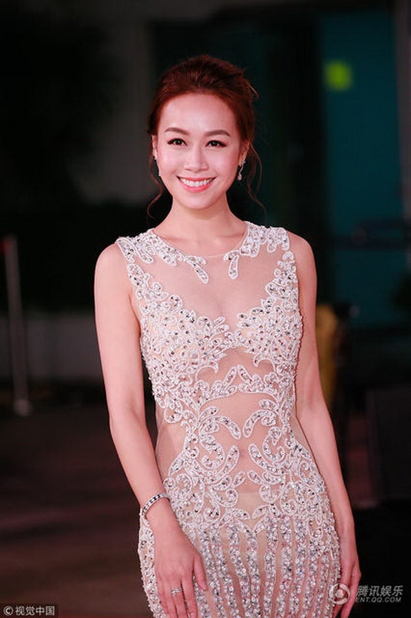 Dàn mỹ nhân TVB khoe vẻ đẹp quyến rũ trong đêm khánh đài 2017