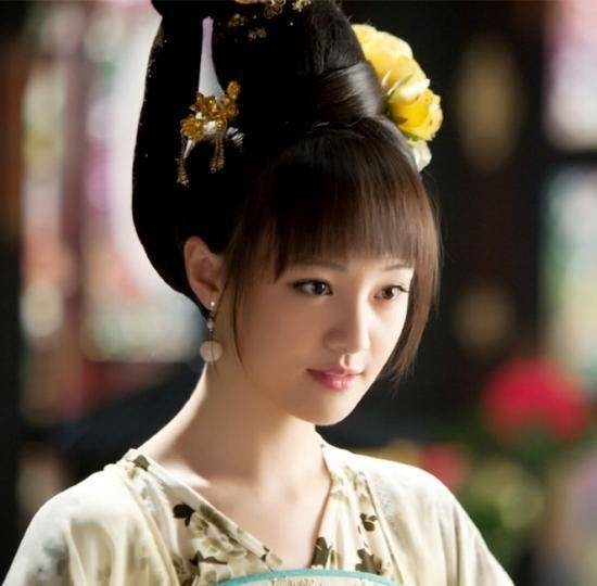 Tạo hình mái ngố phim cổ trang của mỹ nhân: xinh hết phần thiên hạ