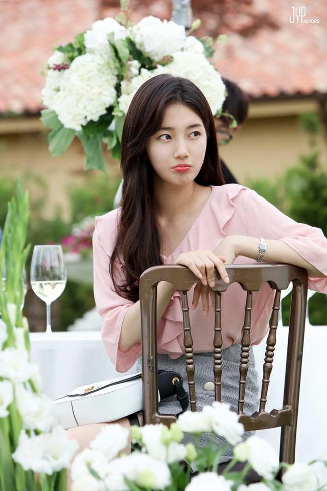 Khi Nàng Say Giấc tung ảnh hậu trường tình cảm của Suzy - Lee Jong Suk