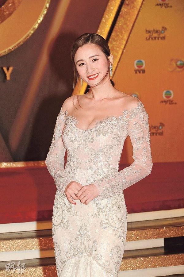 Dàn mỹ nhân TVB khoe vẻ đẹp quyến rũ trong đêm khánh đài 2017