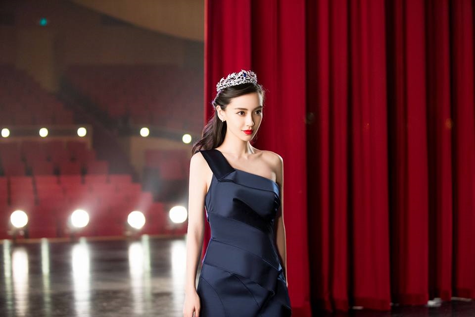 AngelaBaby lộng lẫy như nàng công chúa trong loạt ảnh mới