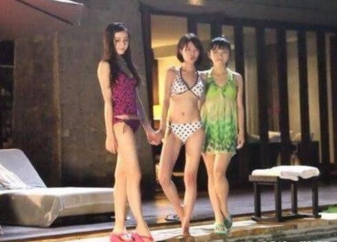 Ngất ngây với nhan sắc của mỹ nhân Hoa ngữ trong bộ đồ bơi
